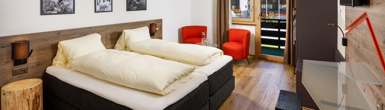 Beck_Konzept_Hotel_Blinnenhorn_Reckingen_Doppelzimmer_107_HotelFotograf.ch_Jeronimo_Vilaplana_01